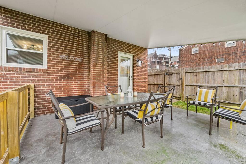 Holiday home Open Floor Spacious Home, 15min From Downtown, Private Garage, Kids Friendly Pittsburgh