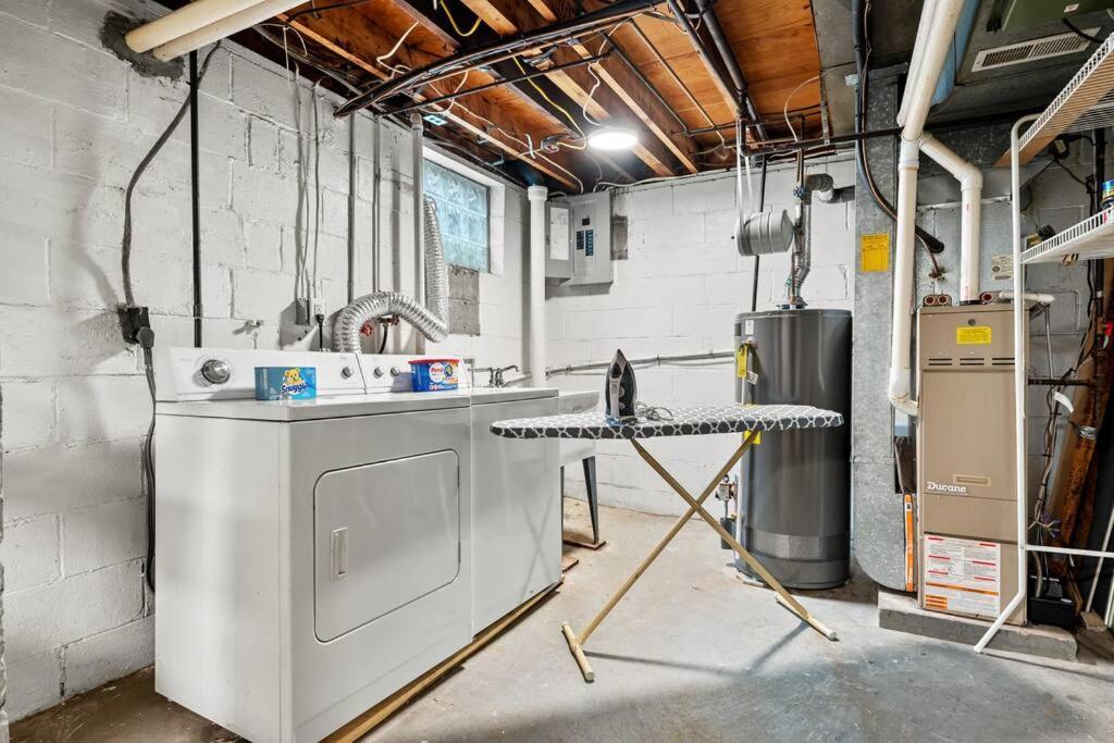 Holiday home Open Floor Spacious Home, 15min From Downtown, Private Garage, Kids Friendly Pittsburgh