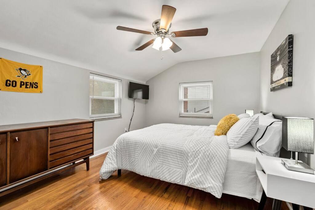 Open Floor Spacious Home, 15min From Downtown, Private Garage, Kids Friendly Holiday home