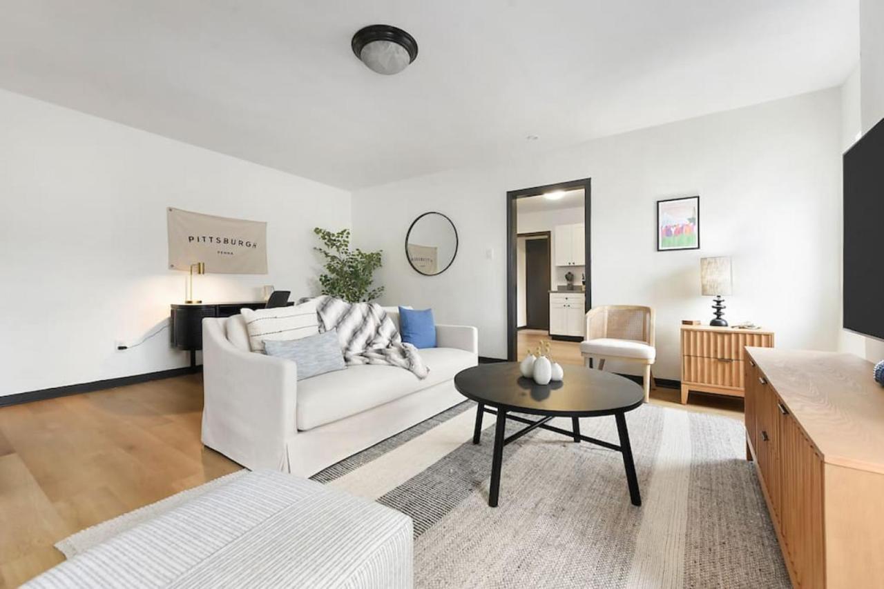 Apartment Hostwise - Butler St, Off-street Parking, Brand New!