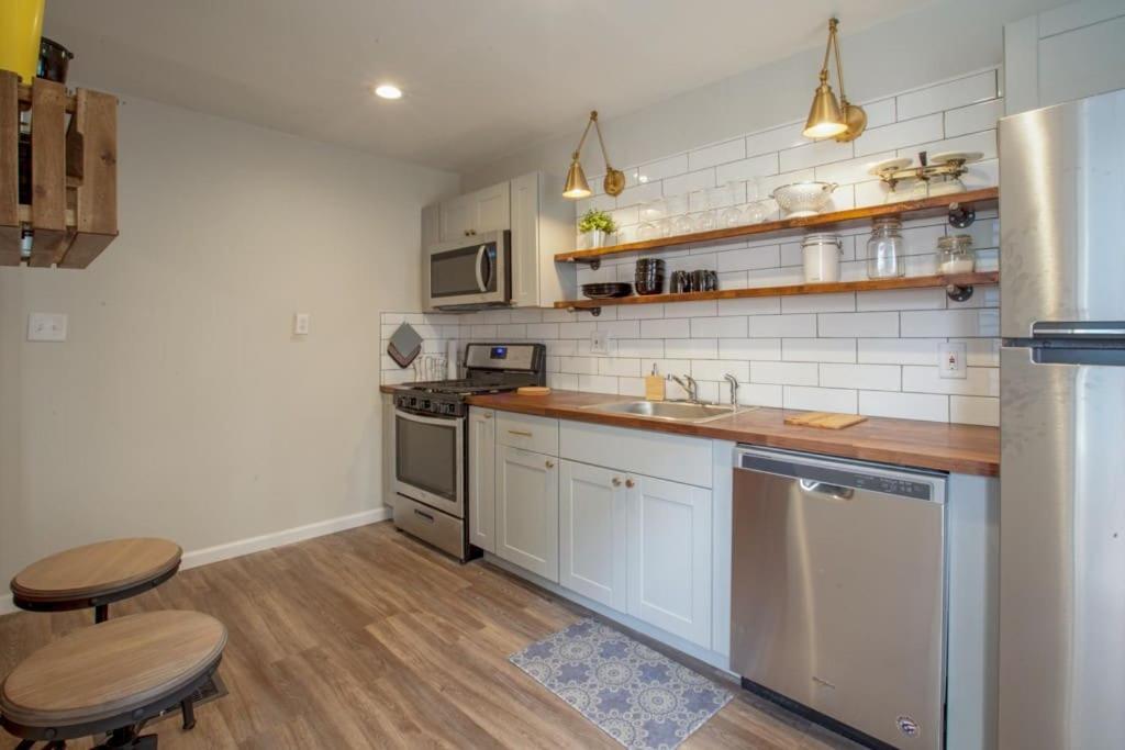Beautiful One Bedroom Oasis Pittsburgh