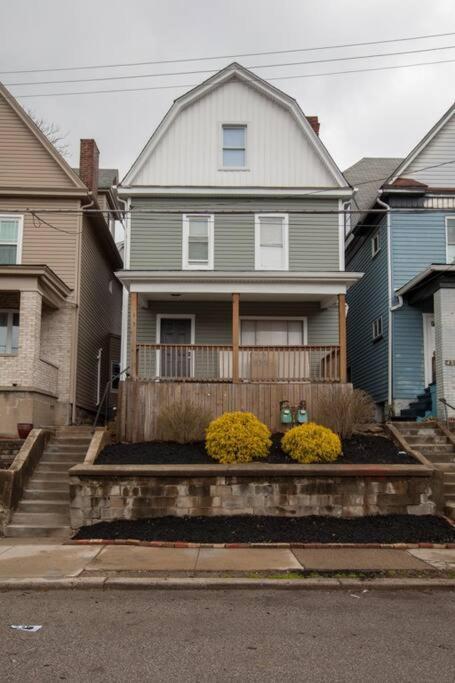 Beautiful One Bedroom Oasis * Pittsburgh