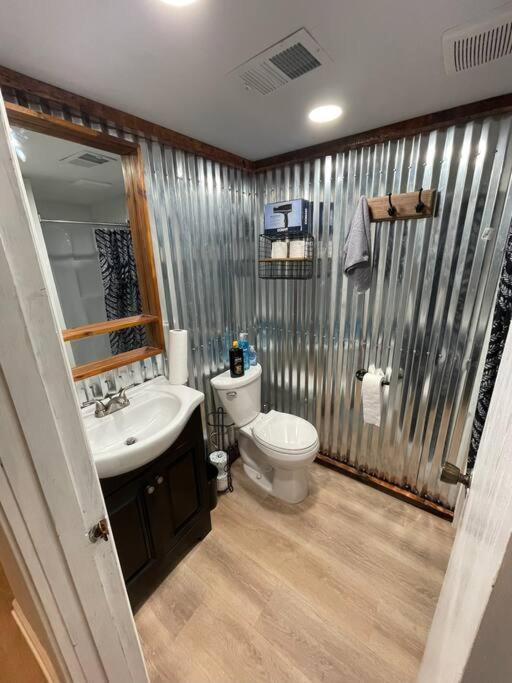 Modern & Chic Xl W Ez Airport Access *