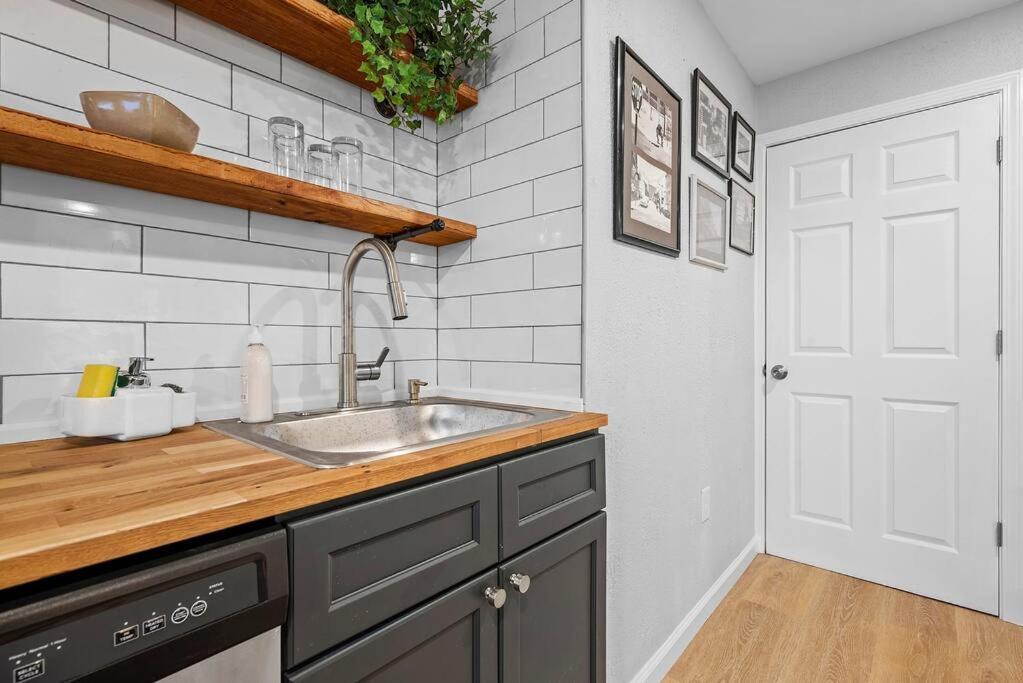 Trendy & Hip South Side Walk To Downtown Apartamento