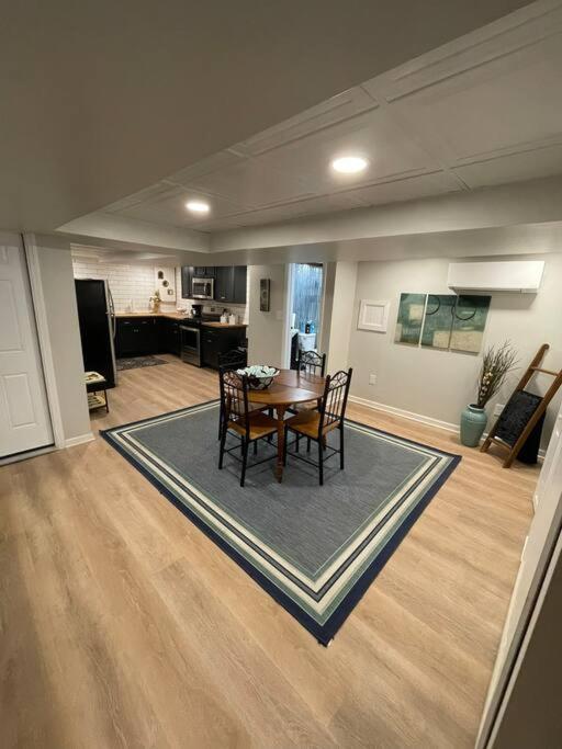 Modern & Chic Xl W Ez Airport Access *