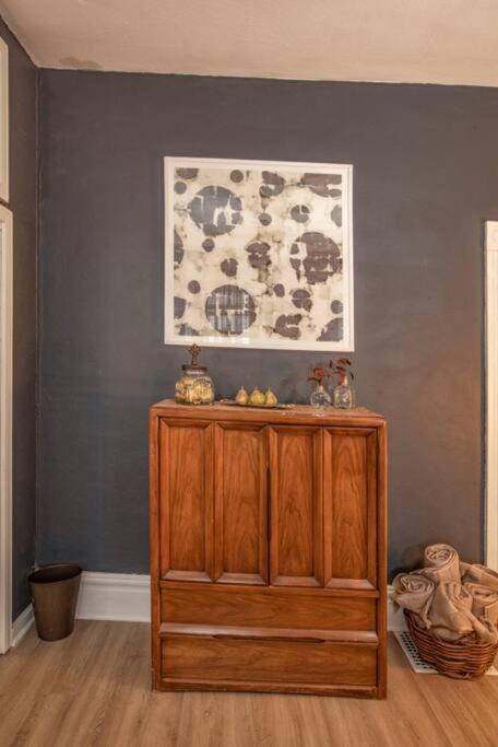 Stylish And Refined With Easy Access Apartment