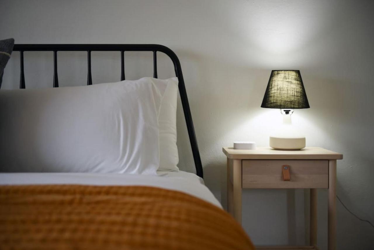 Apartment Hostwise - Butler St, Off-street Parking, Brand New!