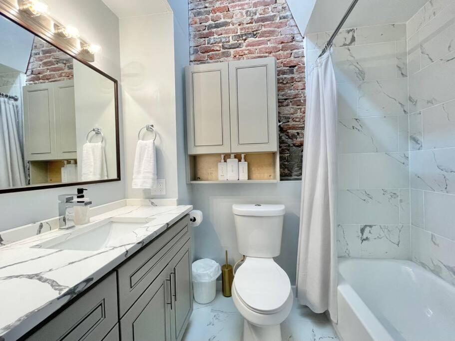 The Kingsboro Mt. Washington By Luxe Pgh Holiday home *