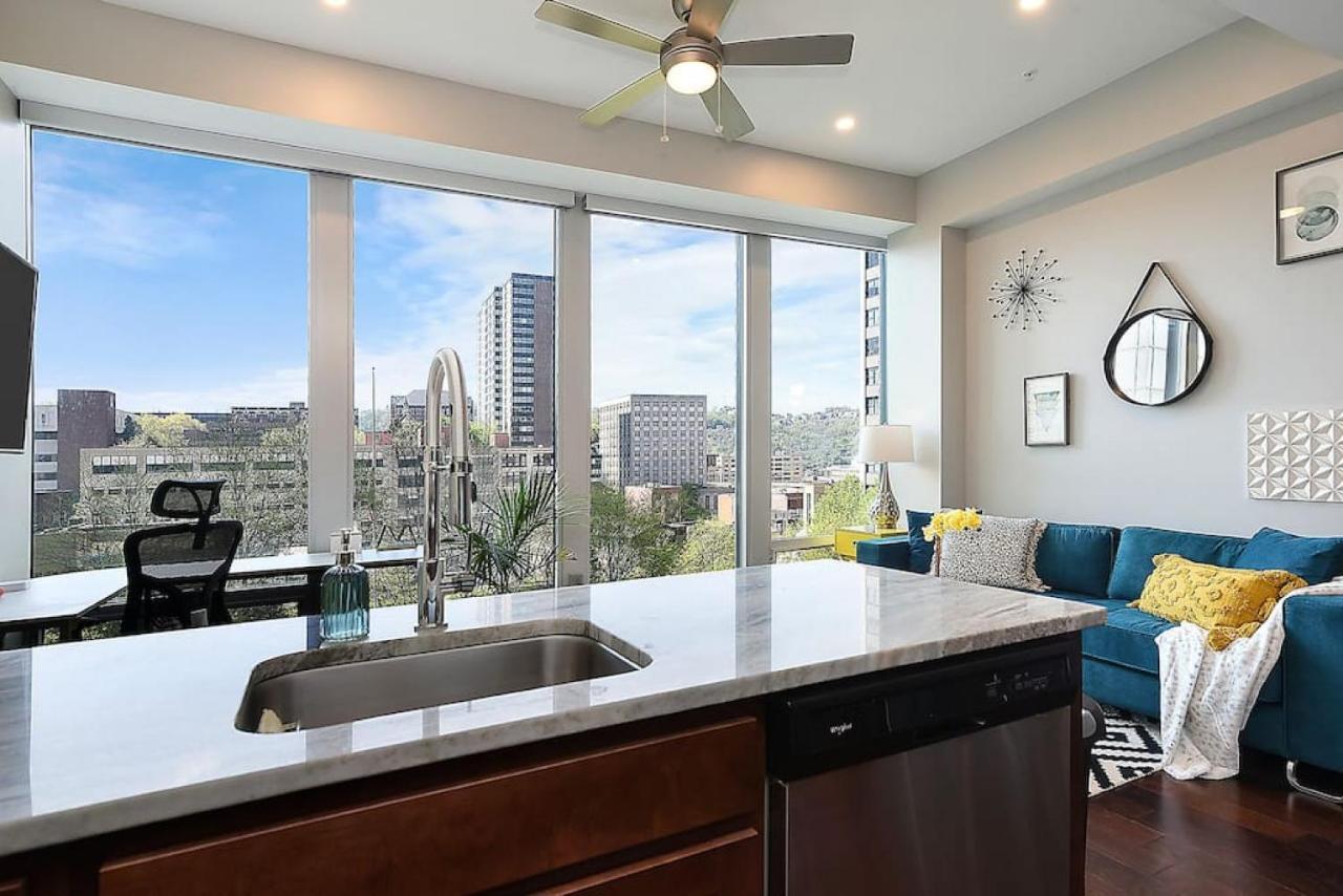 Hostwise - The Washington At Chatham - Free Parking, Great Views, Across From Ppg Arena Apartment Pittsburgh
