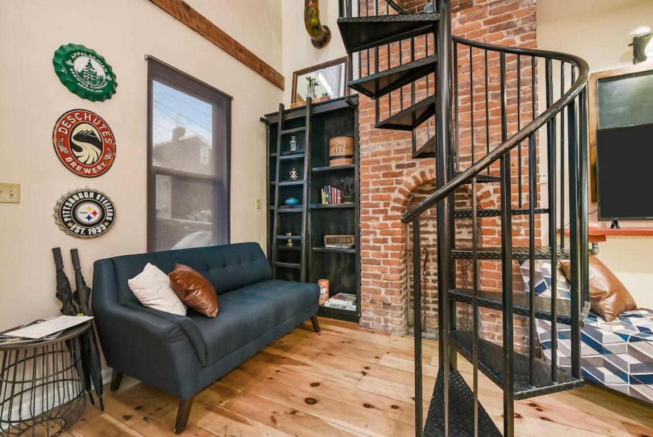 Casa de férias Hostwise - The Ocala - Free Parking, Cool Space, Spiral Stairs