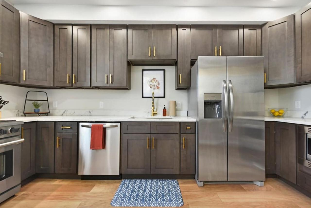Holiday home Hostwise - The Peralta - Brand New, Great Kitchen, Theater Pittsburgh