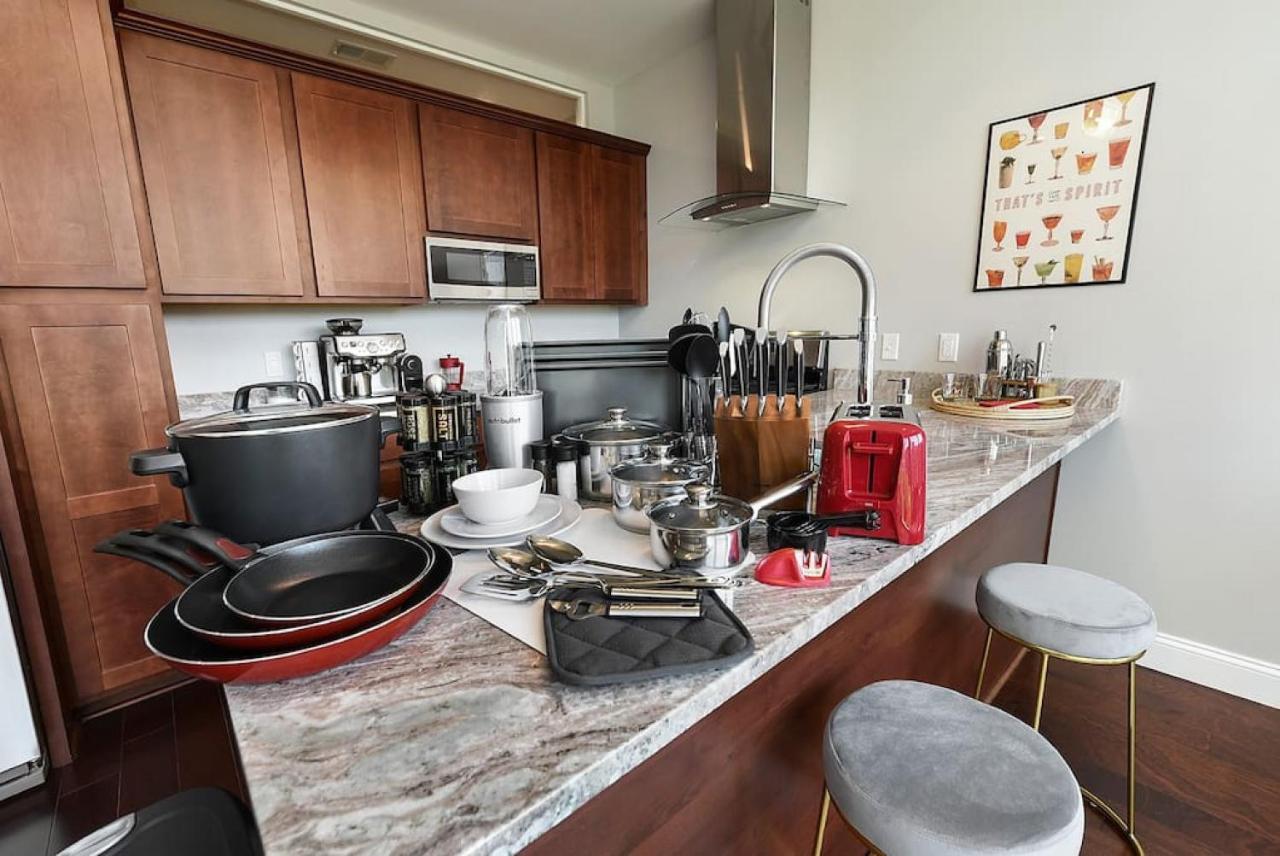 Apartment Hostwise - The Washington At Chatham - Park Free, Gym, More! Pittsburgh