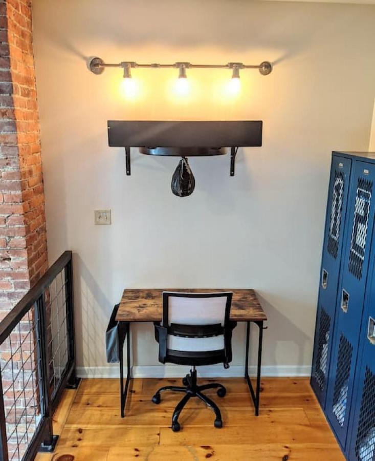 Casa de férias Hostwise - The Ocala - Free Parking, Cool Space, Spiral Stairs *