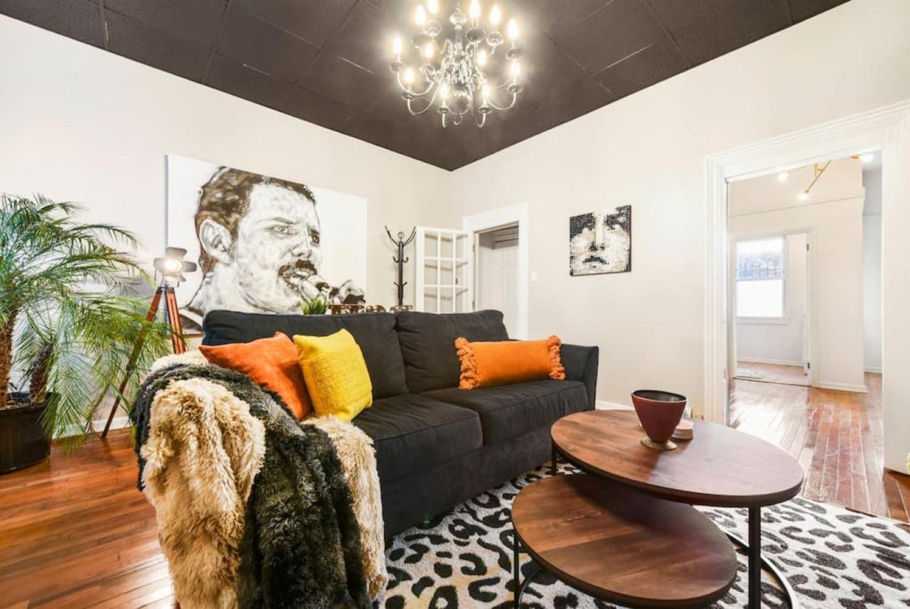 Holiday home Hostwise - The Raymer - Famous Artist Home, Driveway Parking, Fire Pit