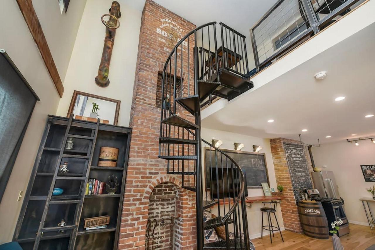 Hostwise - The Ocala - Free Parking, Cool Space, Spiral Stairs Casa de férias *