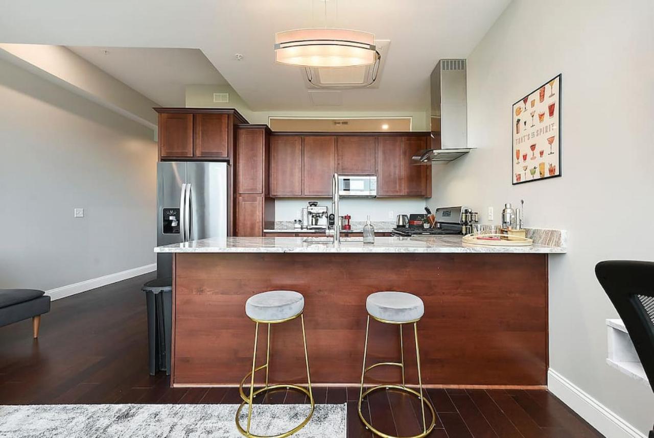 Apartment Hostwise - The Washington At Chatham - Park Free, Gym, More!