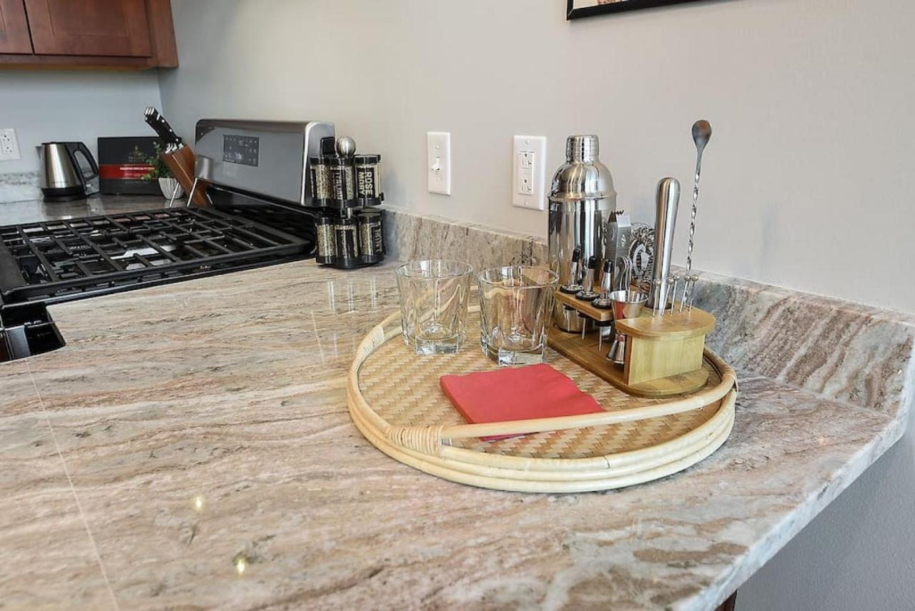Apartment Hostwise - The Washington At Chatham - Park Free, Gym, More!