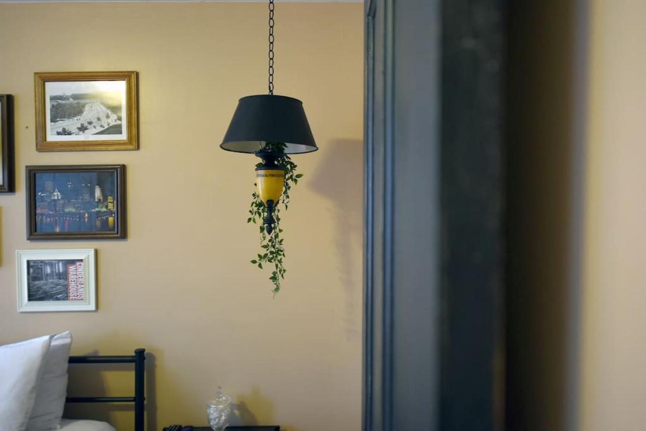 Hostwise - The Ocala - Free Parking, Cool Space, Spiral Stairs * Pittsburgh