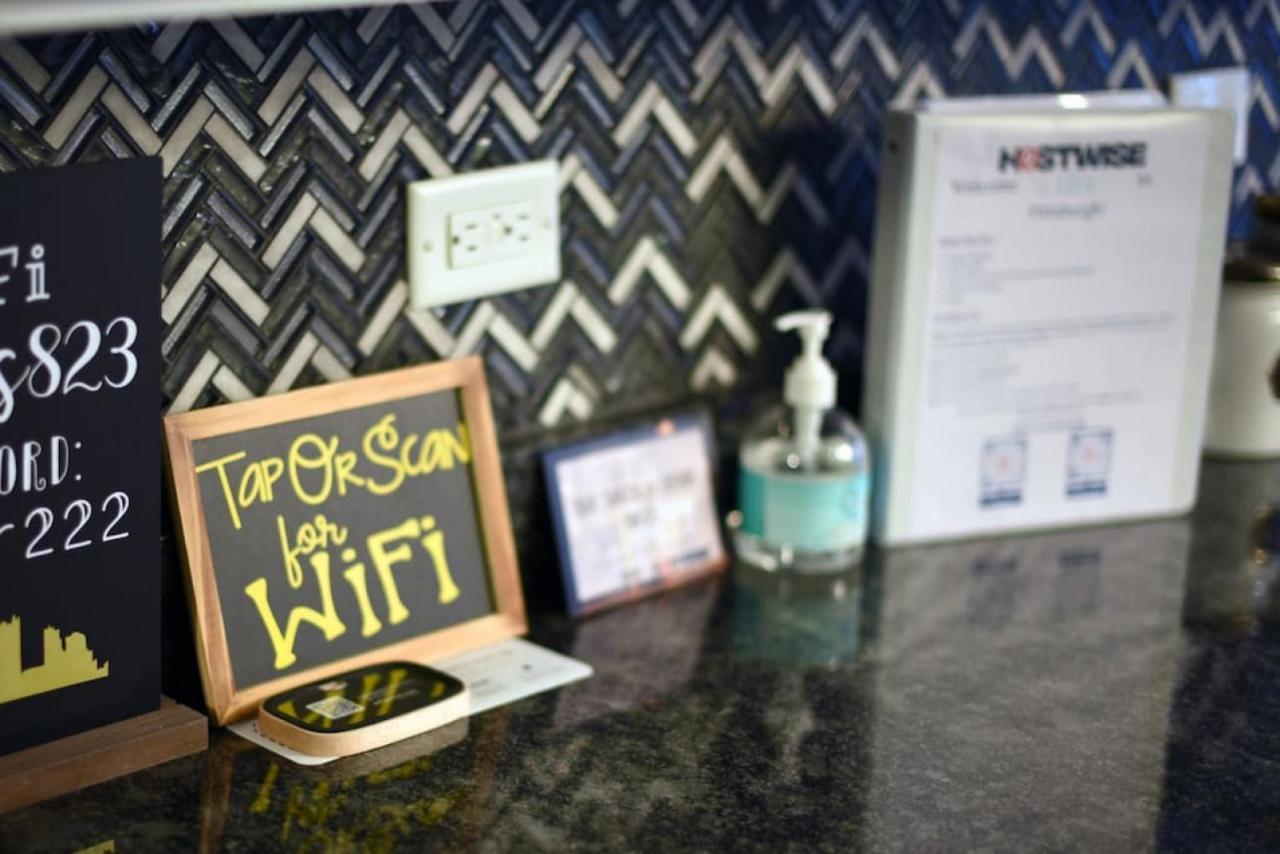 Hostwise - Chalk Art House - Chalkboard Wall, Private Parking, Patio Holiday home