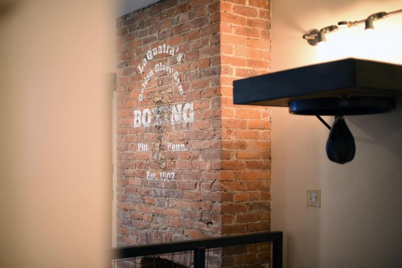 Hostwise - The Ocala - Free Parking, Cool Space, Spiral Stairs *