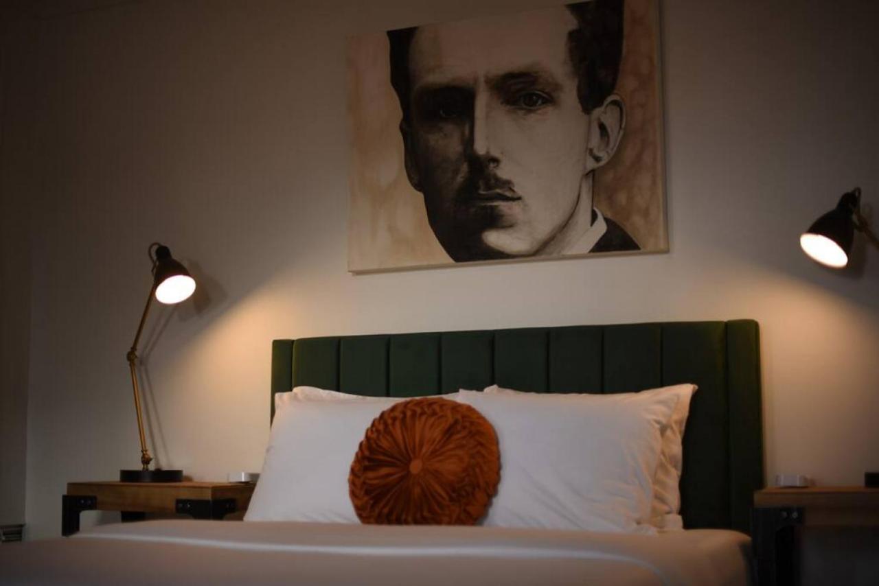 Hostwise - The Raymer - Famous Artist Home, Driveway Parking, Fire Pit Holiday home Pittsburgh