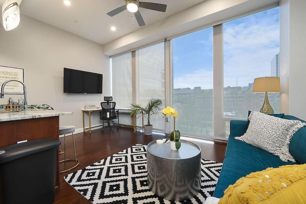 Hostwise - The Washington At Chatham - Free Parking, Great Views, Across From Ppg Arena Apartment