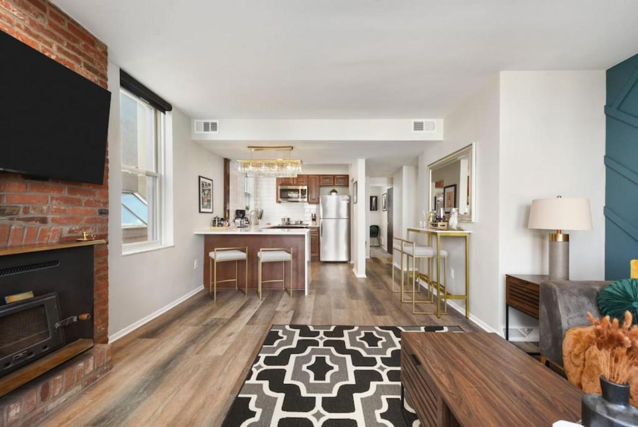 Apartment Hostwise - Grandview Balcony With Stunning Skyline Views