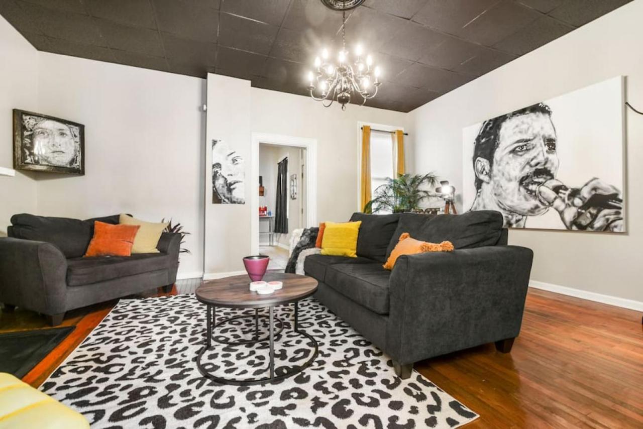 Hostwise - The Raymer - Famous Artist Home, Driveway Parking, Fire Pit