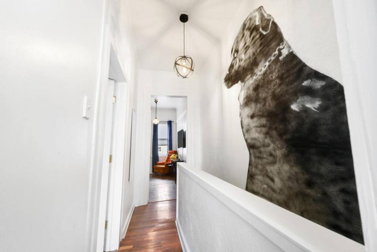 Hostwise - The Raymer - Famous Artist Home, Driveway Parking, Fire Pit Holiday home Pittsburgh