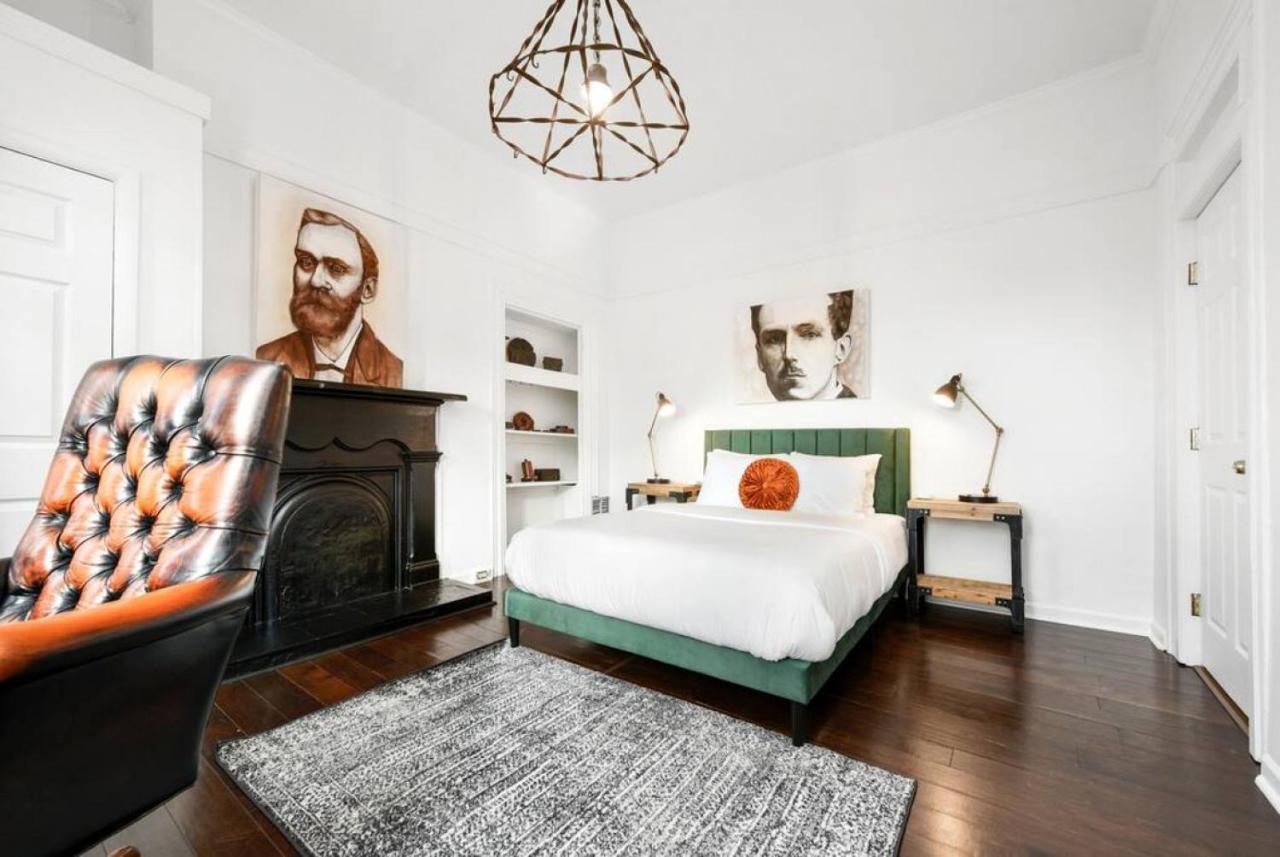Holiday home Hostwise - The Raymer - Famous Artist Home, Driveway Parking, Fire Pit