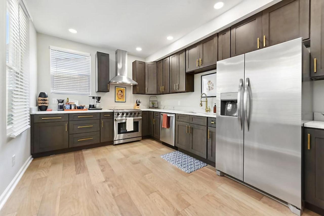 Holiday home Hostwise - The Peralta - Brand New, Great Kitchen, Theater Pittsburgh