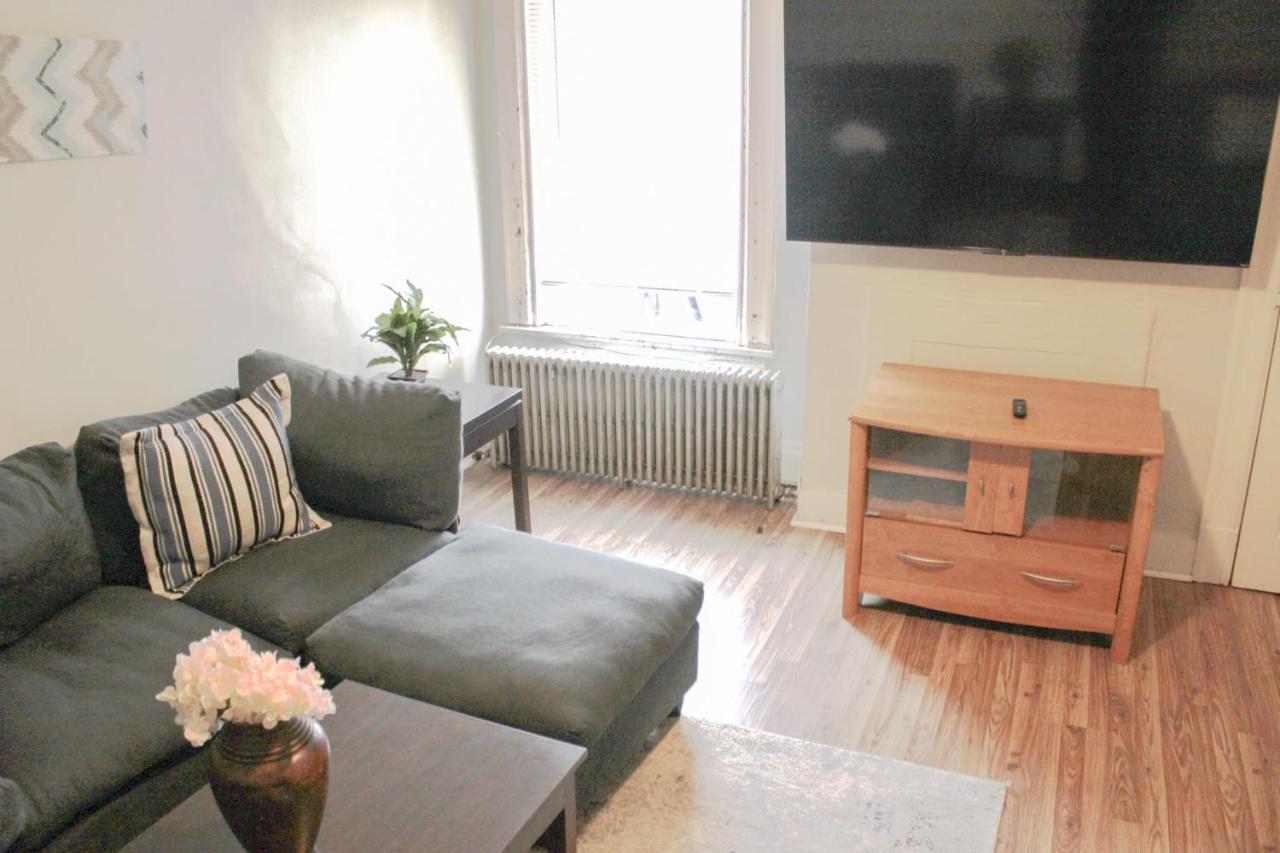 Steps Away From Hospital - 2 Queen Bed - View Apartment