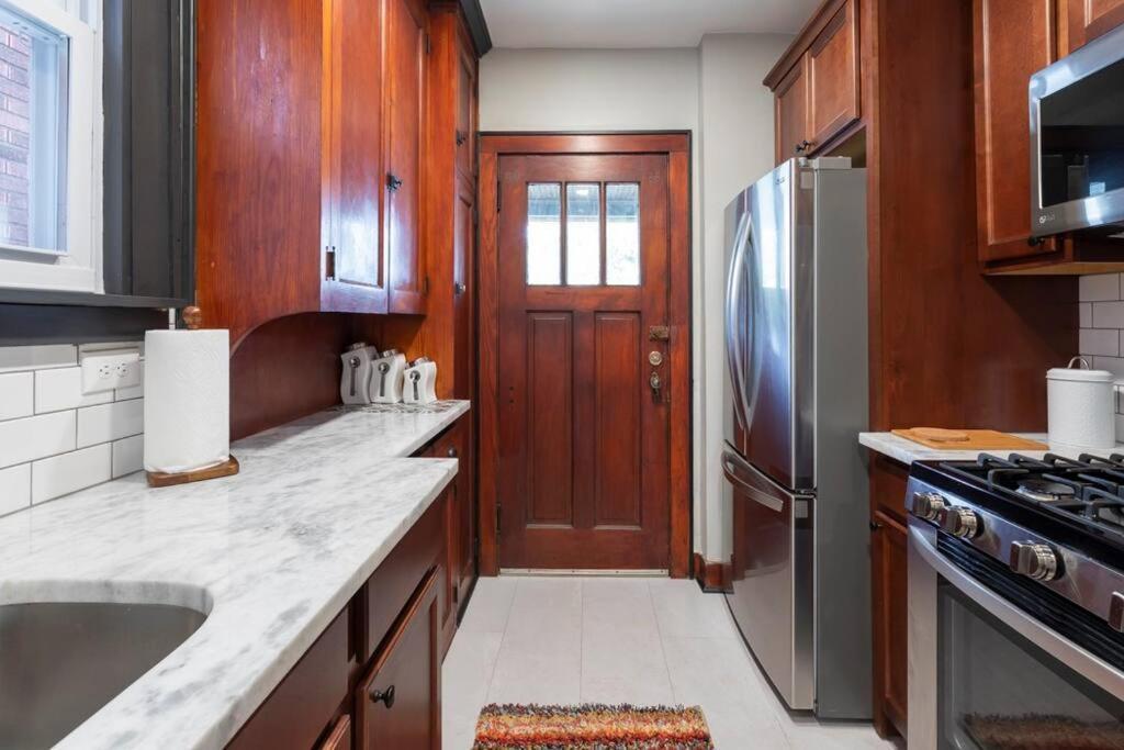 Holiday home Craftsmen Charmer With Easy & Airport Access