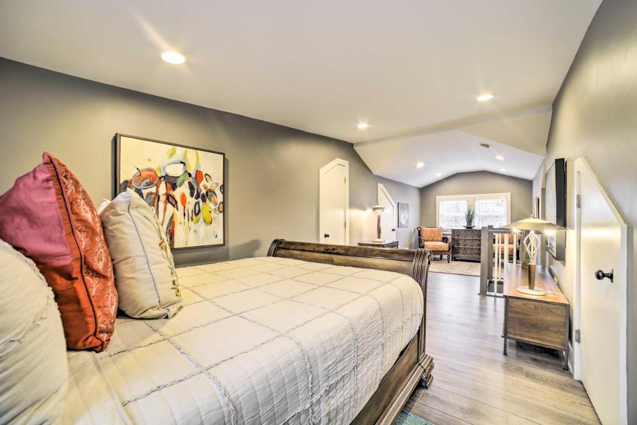 Walkable Location! *
