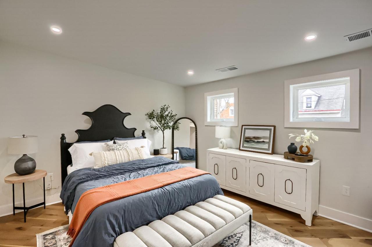 Urban Oasis Retreat With Luxury Design, Hot Tub, Fire Pit, Breathtaking Downtown & River Views Holiday home