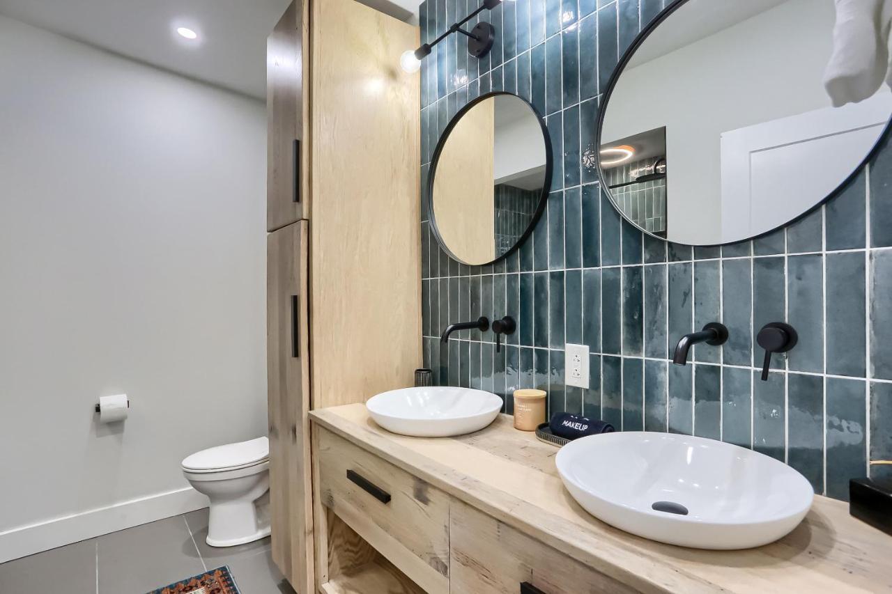 Urban Oasis Retreat With Luxury Design, Hot Tub, Fire Pit, Breathtaking Downtown & River Views *