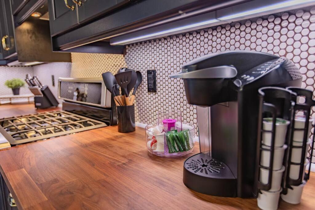 King Bed / Free Parking / Bbq / Fire Pit / Arcade Holiday home Pittsburgh