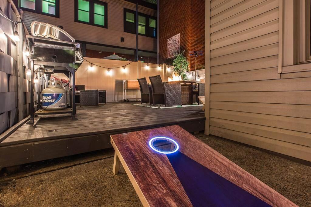 King Bed / Free Parking / Bbq / Fire Pit / Arcade Holiday home Pittsburgh