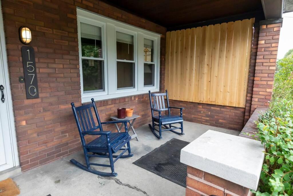 Craftsmen Charmer With Easy & Airport Access Holiday home