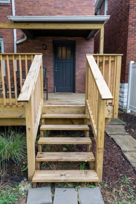 Craftsmen Charmer With Easy & Airport Access *