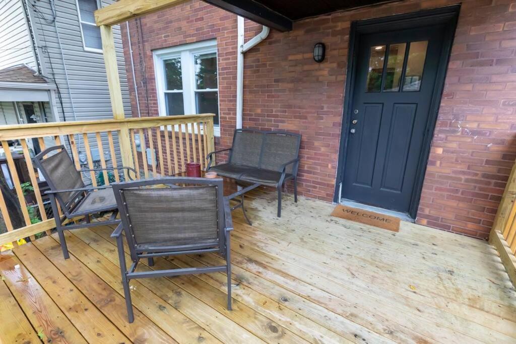 Craftsmen Charmer With Easy & Airport Access *