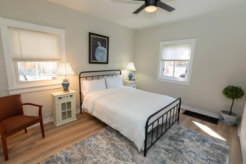 Holiday home Updated & Comfy With Parking Easy Access Pittsburgh