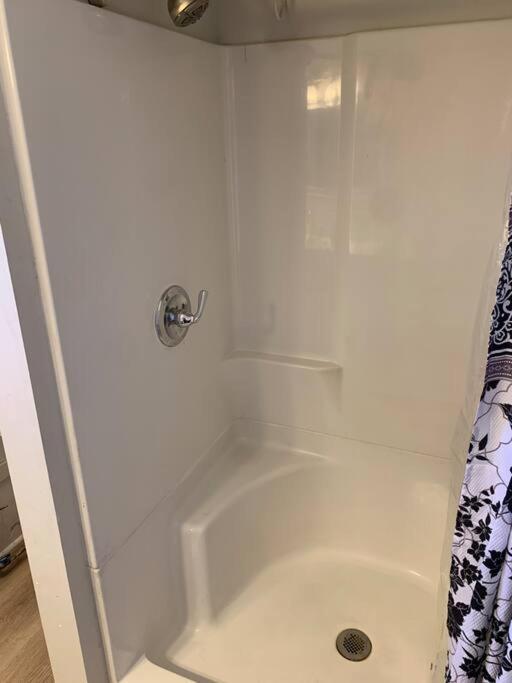 Holiday home Updated & Comfy With Parking Easy Access Pittsburgh
