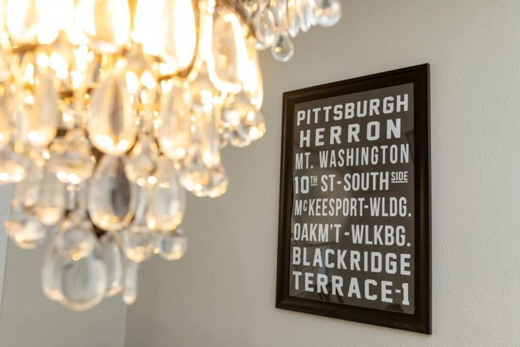 Updated & Comfy With Parking Easy Access Holiday home Pittsburgh