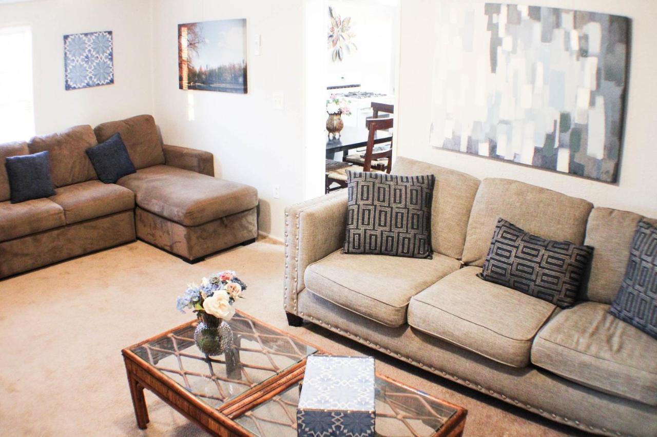 Apartment California Ave - 2 Bedroom - Away From Home! *