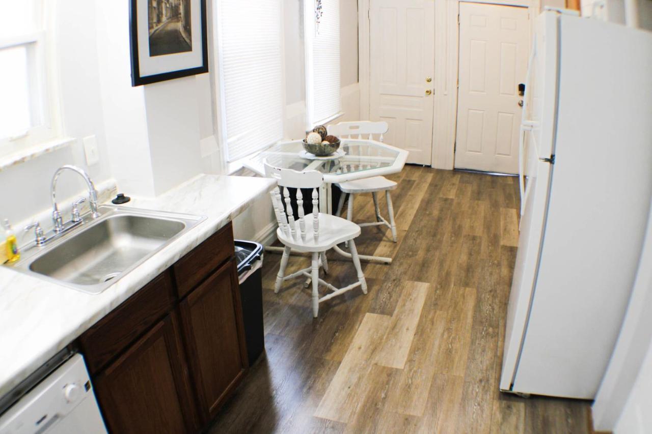 Apartment 2 Bedroom - Off Street Parking - Amazing View Nearby Pittsburgh