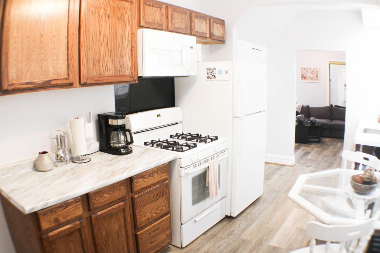 2 Bedroom - Off Street Parking - Amazing View Nearby