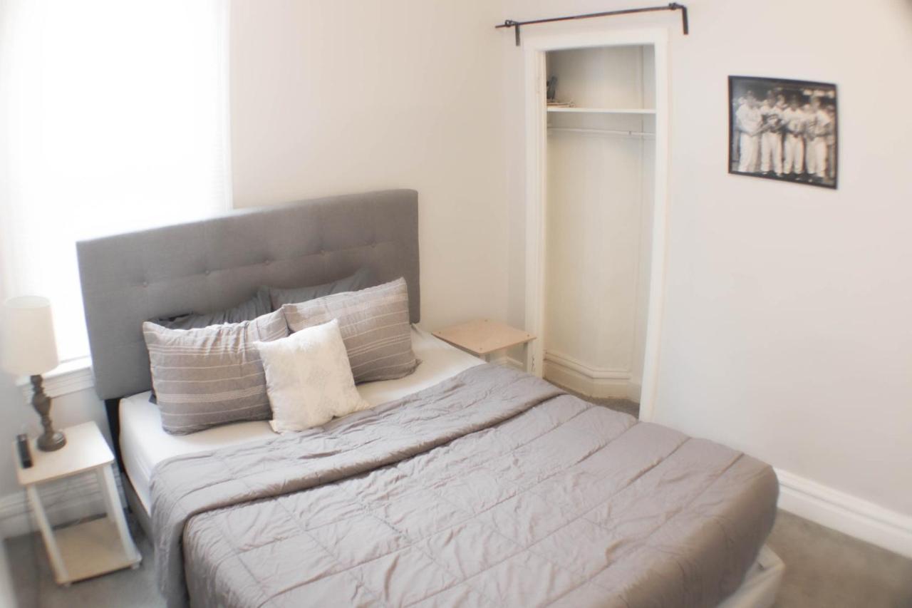 Apartment 2 Bedroom - Off Street Parking - Amazing View Nearby Pittsburgh