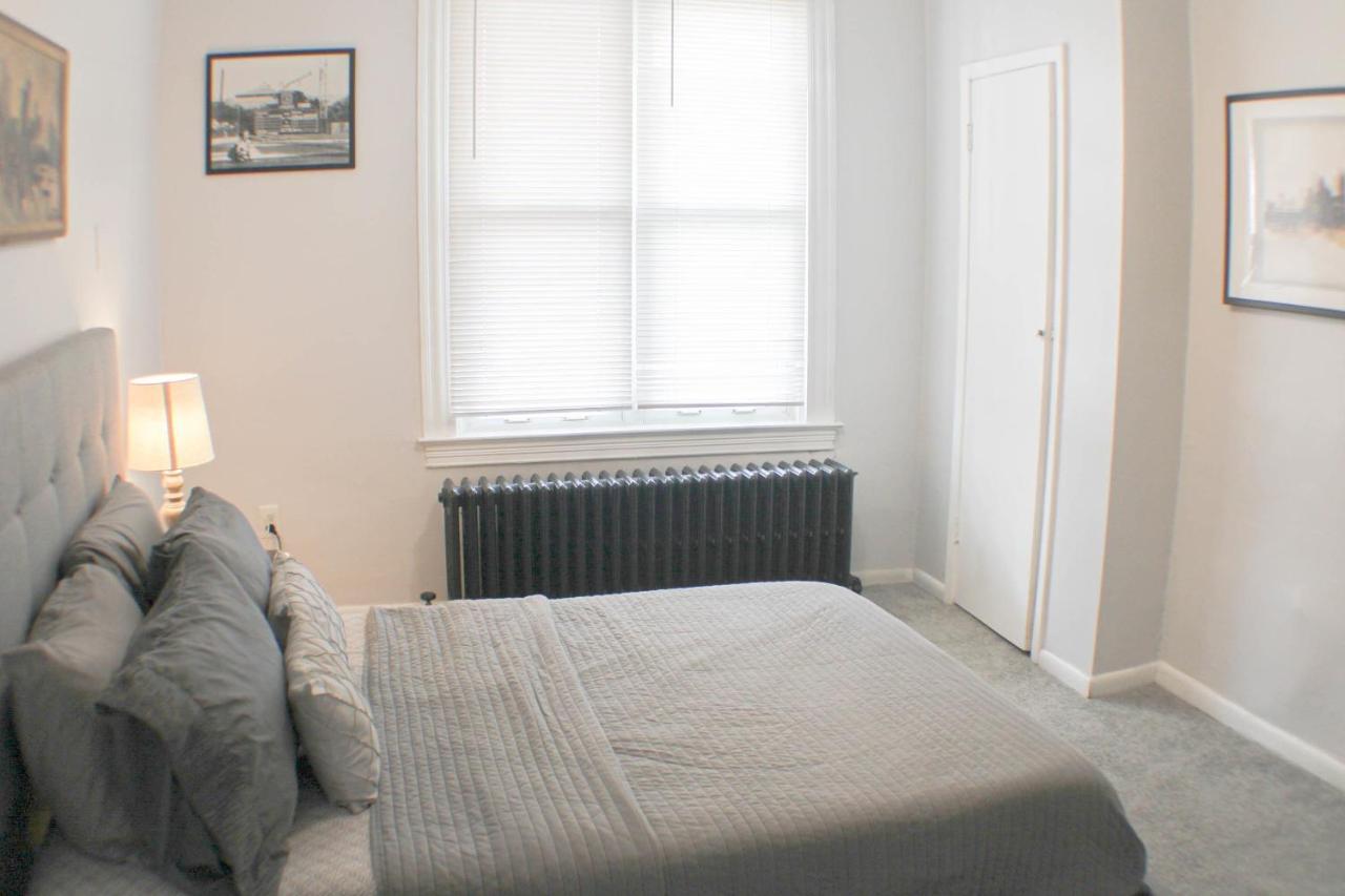 Apartment 2 Bedroom - Off Street Parking - Amazing View Nearby Pittsburgh