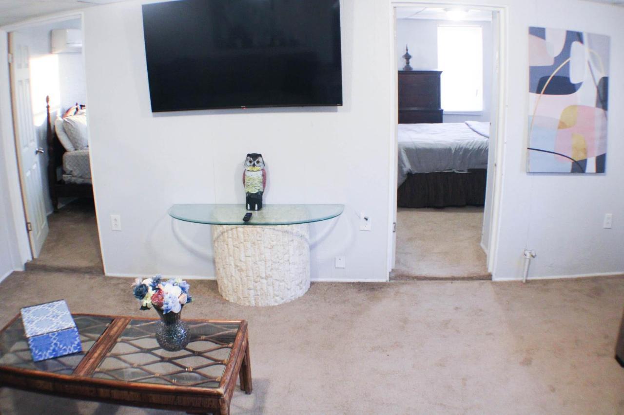 California Ave - 2 Bedroom - Away From Home! Pittsburgh